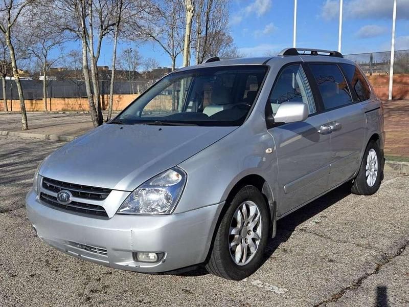 Usado Kia Carnival 185 CV (136 kW) 2009 Plateado Monovolumen