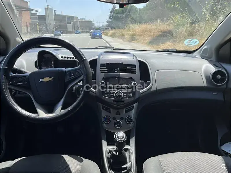 Usado Chevrolet Aveo LT 100 CV (73 kW) 2012 Negro Berlina