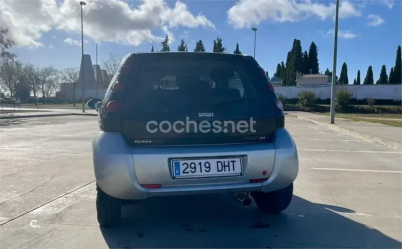 Usado Smart ForFour Pulse 95 CV (69 kW) 2005 Gris / plata Utilitario