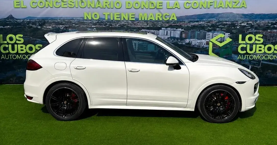 Usado Porsche Cayenne Turbo 500 CV (367 kW) 2011 Blanco SUV