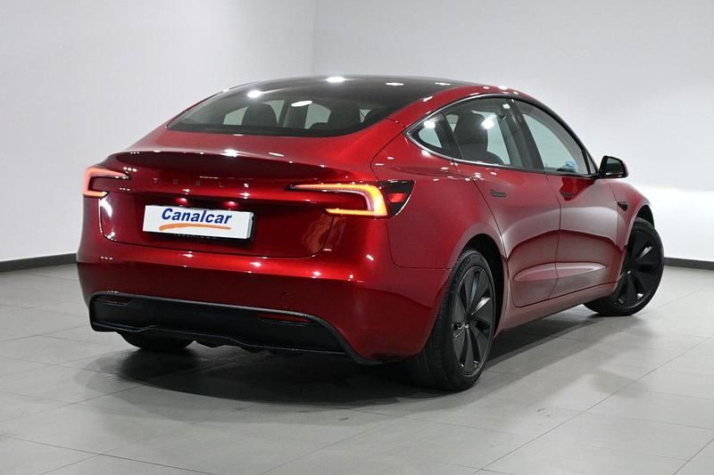 Używany Tesla Model 3 RWD 188 kW (256 KM) 2024 Czerwony Sedan/Limuzyna