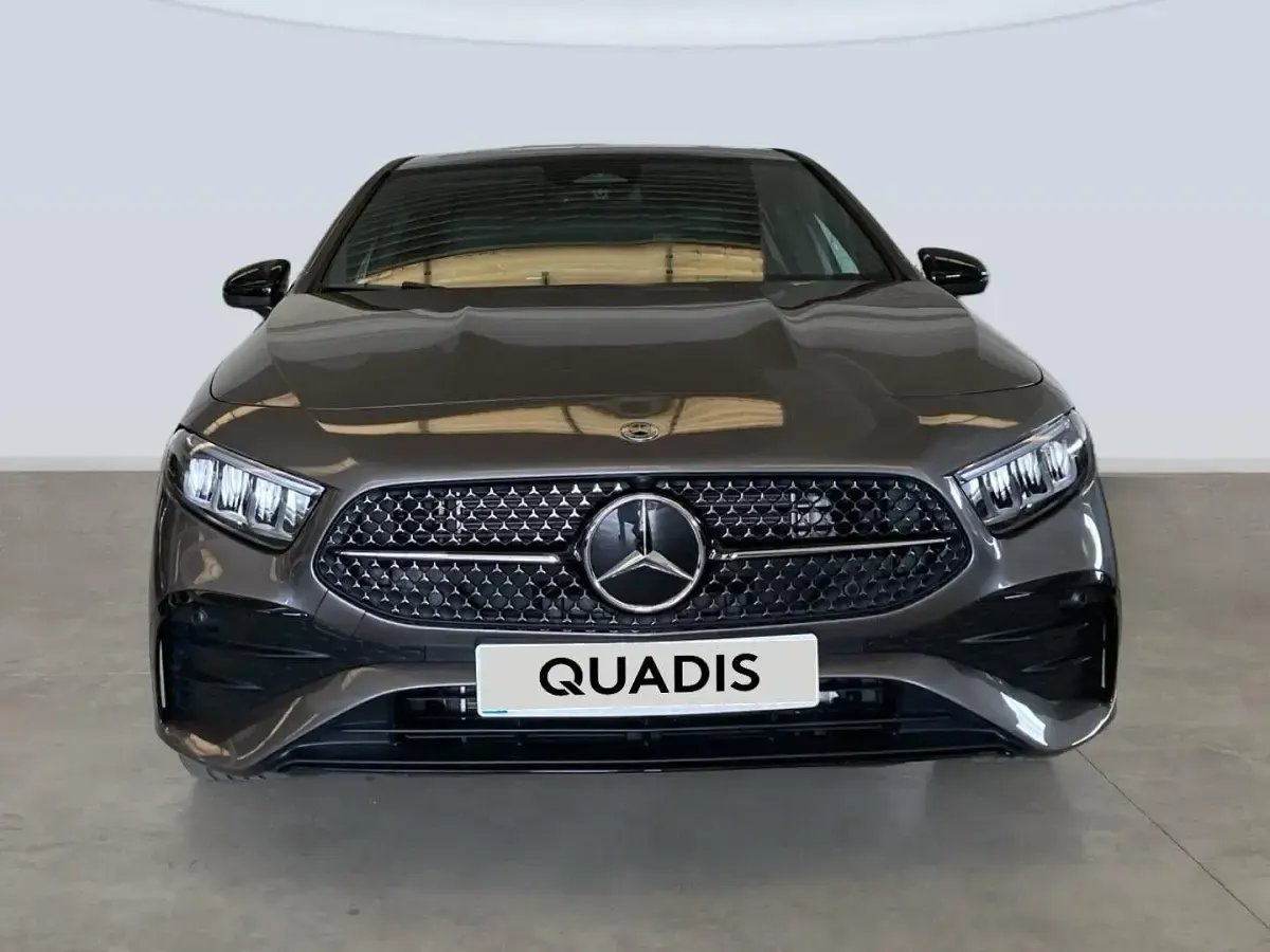 Usado Mercedes A250 218 CV (160 kW) 2025 Gris
