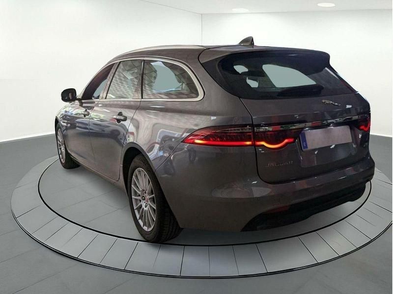 Usado Jaguar XF Sportbrake Prestige 180 CV (132 kW) 2019 Gris Familiar
