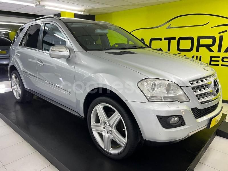 Gris / plata Usado 2009 Mercedes ML320 SUV | 16.990 € (Caro) - Imagen 1/4