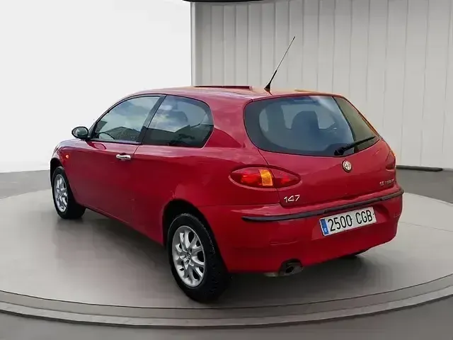 Usado Alfa Romeo 147 Distinctive 105 CV (77 kW) 2003 Blanco Utilitario