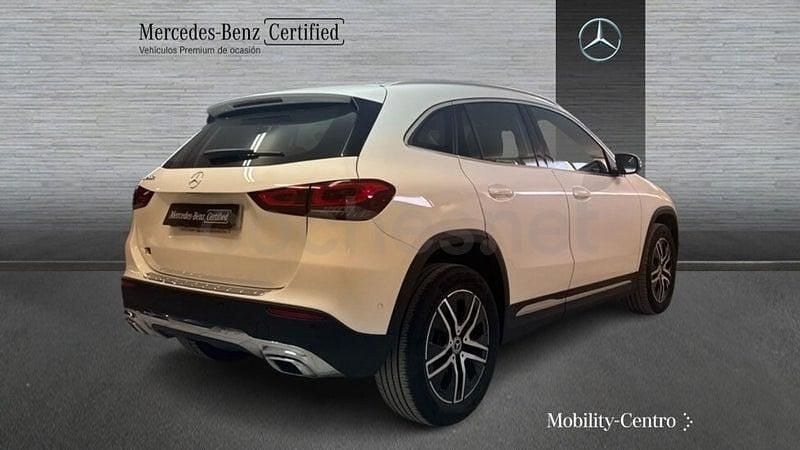 Usado Mercedes GLA200 Progressive 150 CV (110 kW) 2023 Blanco polar  pintura unicolor SUV