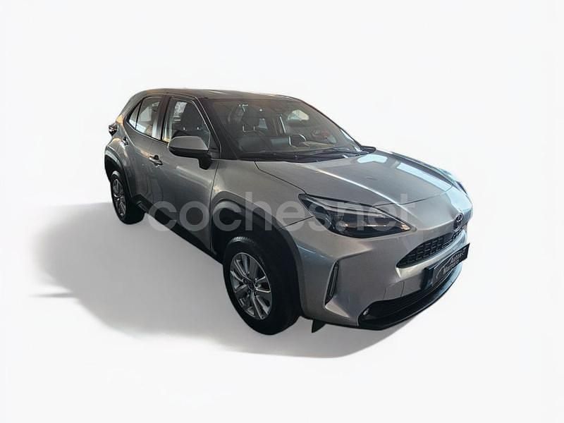 Usado Toyota Yaris 125 CV (91 kW) 2023 Gris / plata Berlina