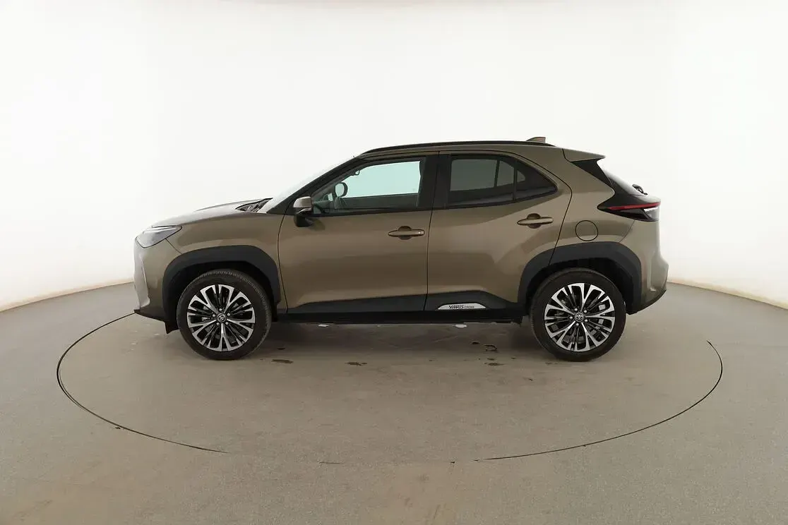 Usado Toyota Yaris Cross Style 131 CV (96 kW) 2024 Verde SUV