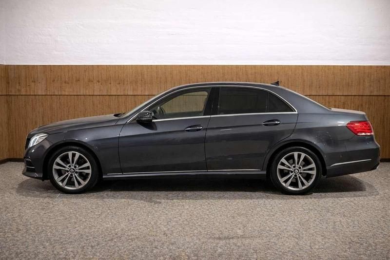 Usado Mercedes E200 Avantgarde 136 CV (100 kW) 2013 Gris Berlina