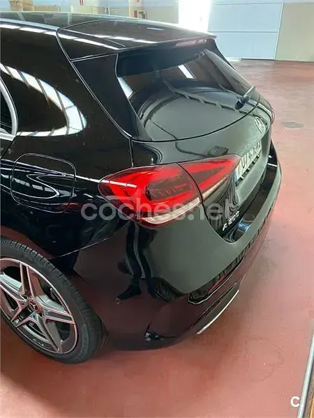 Usado Mercedes A200 156 CV (114 kW) 2018 Negro Berlina