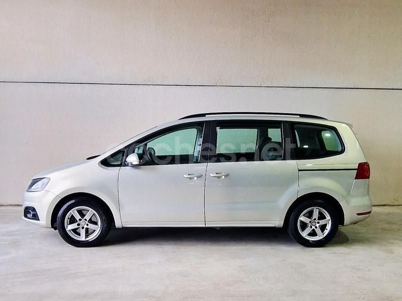 Usado Seat Alhambra Ecomotive 140 CV (102 kW) 2013 Beige Monovolumen