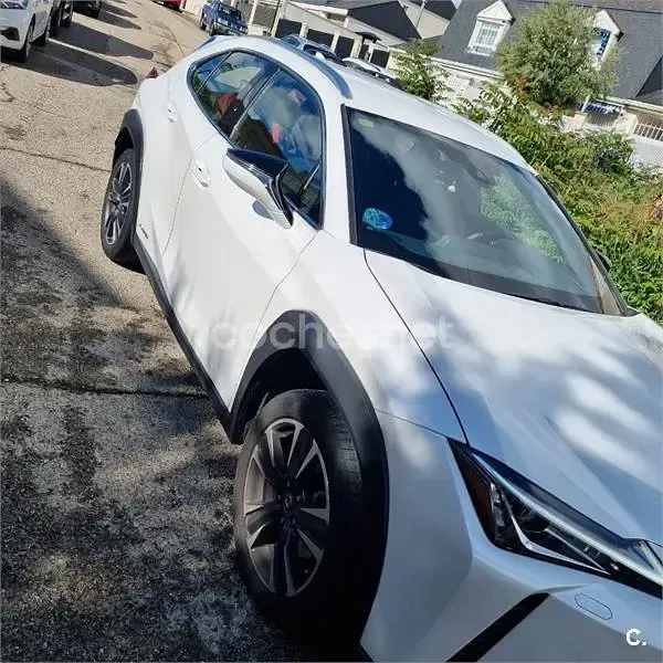 Usado Lexus UX Executive Line 184 CV (135 kW) 2020 Blanco SUV