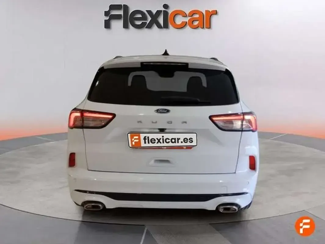 Usado Ford Kuga ST-Line 150 CV (110 kW) 2022 Blanco SUV