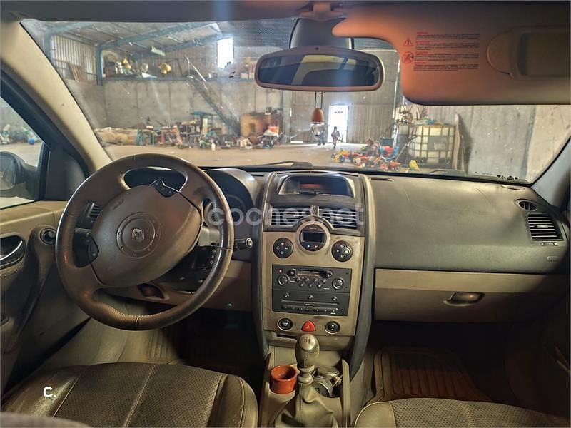 Usado Renault Mégane GrandTour Authentique 120 CV (88 kW) 2004 Gris / plata Familiar