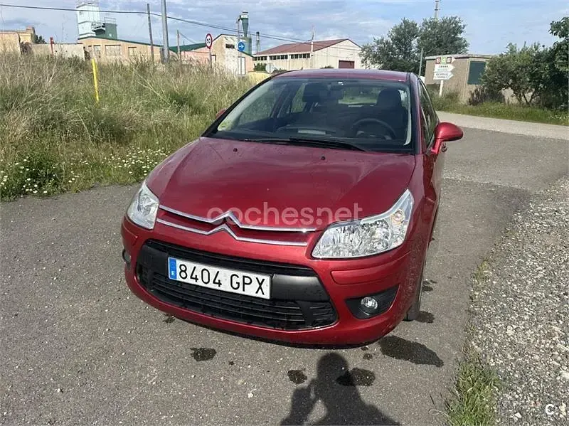 Usado Citroën C4 92 CV (67 kW) 2009 Rojo Berlina