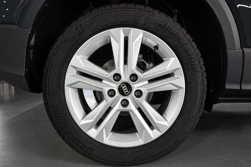 Usado Audi Q2 Design 116 CV (85 kW) 2022 Negro SUV