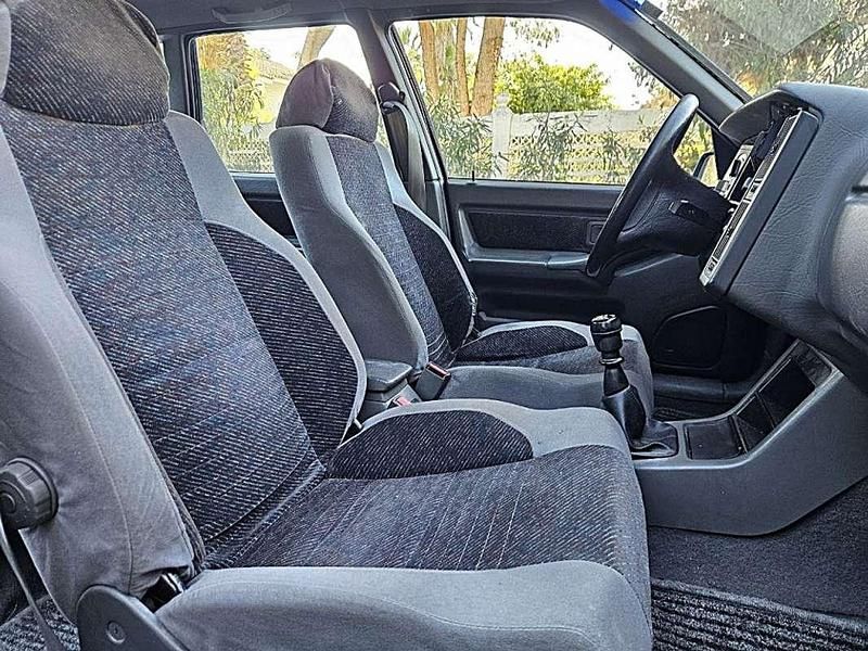 Usado Volvo 440 105 CV (77 kW) 1991 Negro Utilitario