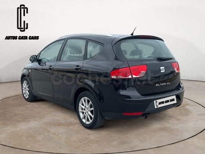 Usado Seat Altea XL Style 105 CV (77 kW) 2012 Negro Monovolumen