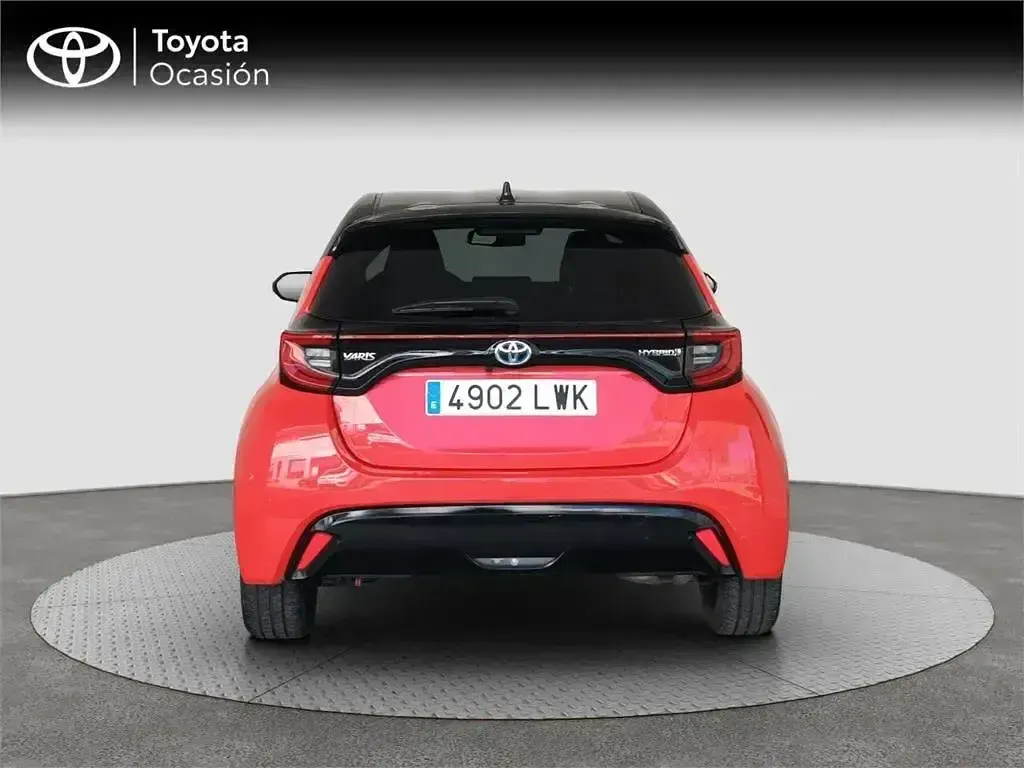Usado Toyota Yaris Hybrid Plus 116 CV (85 kW) 2022 Otro Monovolumen
