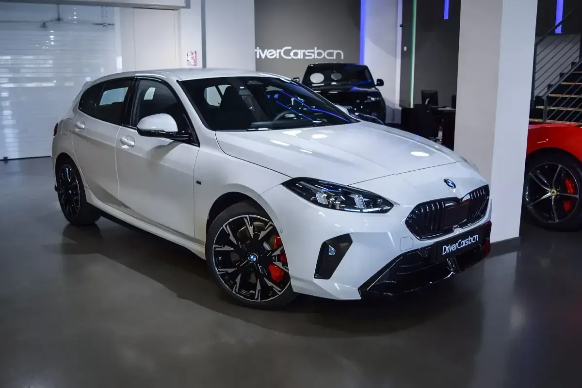Usado BMW 120 M Sport 190 CV (139 kW) 2024 Blanco Utilitario