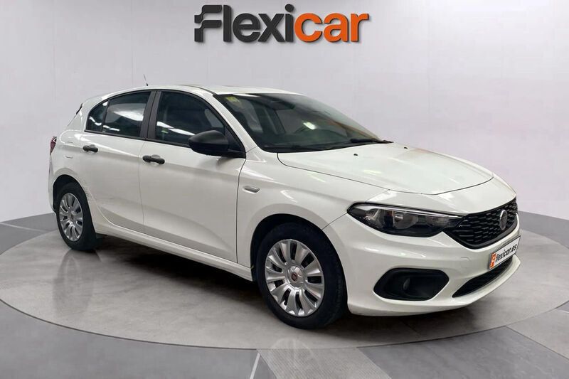 Blanco Usado 2018 Fiat Tipo Lounge Berlina | 7490 € - Imagen 1/4