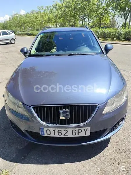 Usado Seat Exeo Reference 143 CV (105 kW) 2009 Azul Familiar
