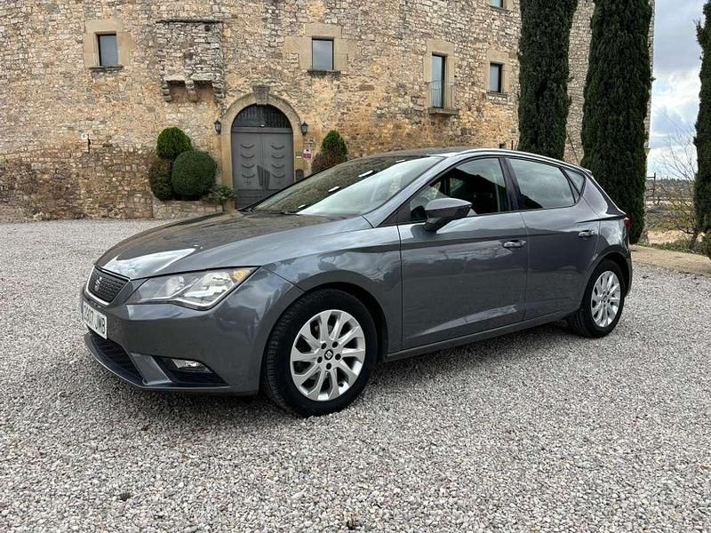 Usado Seat Leon Style 110 CV (80 kW) 2016 Gris Utilitario
