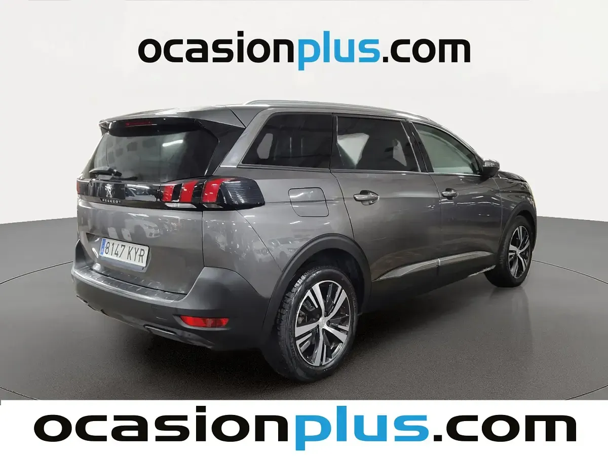 Usado Peugeot 5008 Allure 130 CV (95 kW) 2019 Gris plata SUV