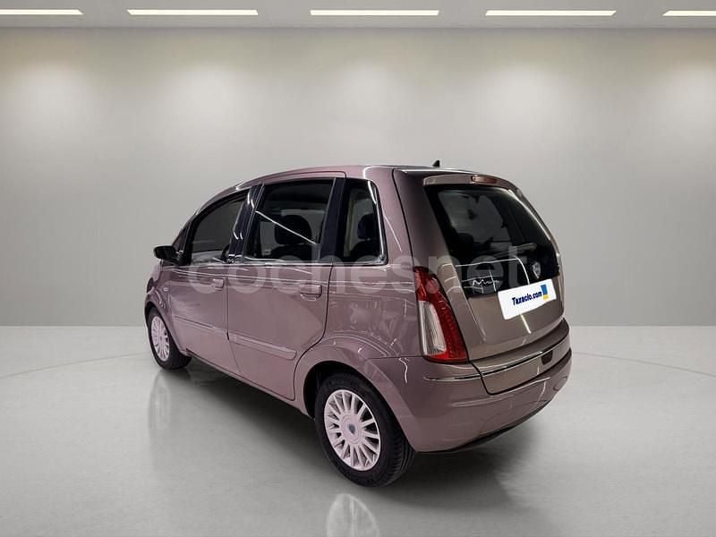 Usado Lancia Musa 100 CV (73 kW) 2009 Gris / plata Monovolumen