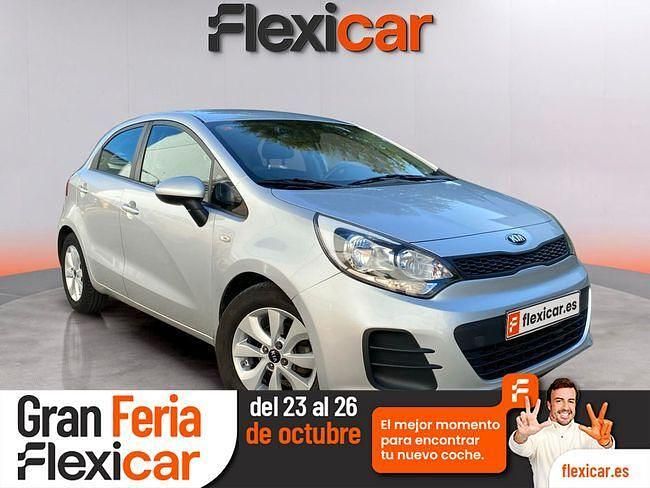 Gris Usado 2017 Kia Rio Berlina | 10.990 € (Precio justo) - Imagen 1/4