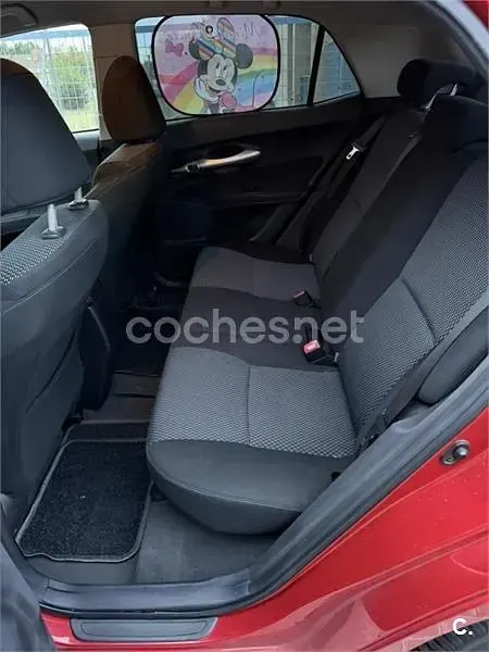Usado Toyota Auris Active 126 CV (92 kW) 2010 Granate Utilitario