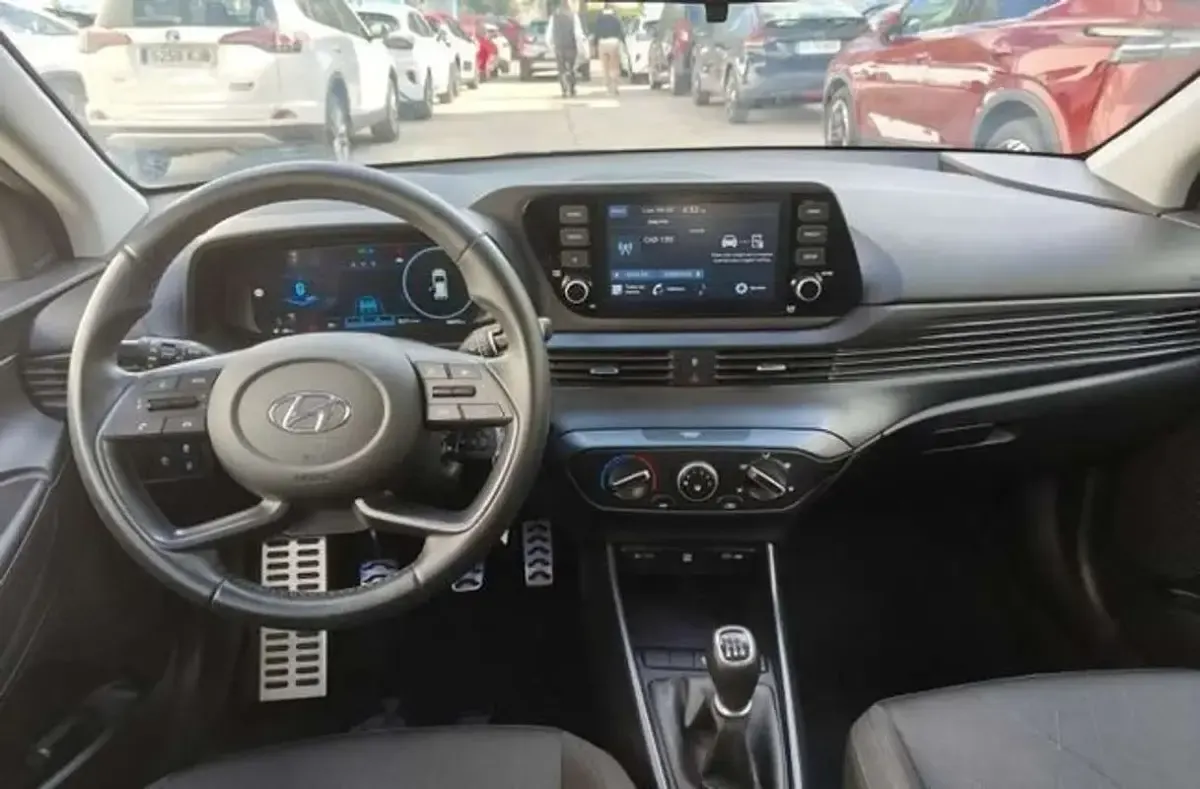Usado Hyundai Bayon 84 CV (61 kW) 2023 Verde SUV