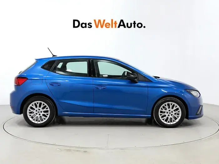 Usado Seat Ibiza FR 115 CV (84 kW) 2025 Azul Utilitario