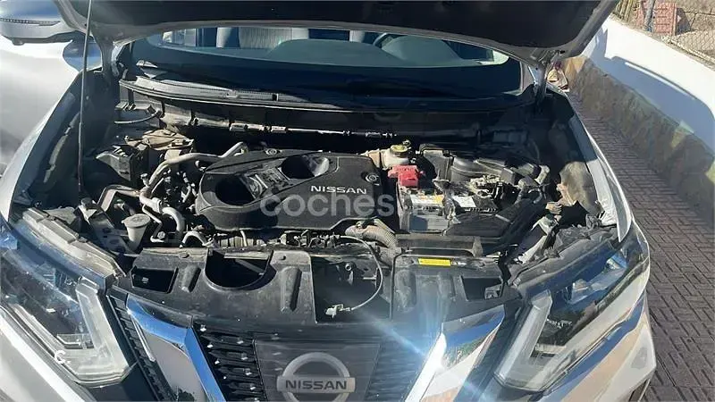 Usado Nissan X-Trail N-Connecta 130 CV (95 kW) 2018 Gris / plata SUV