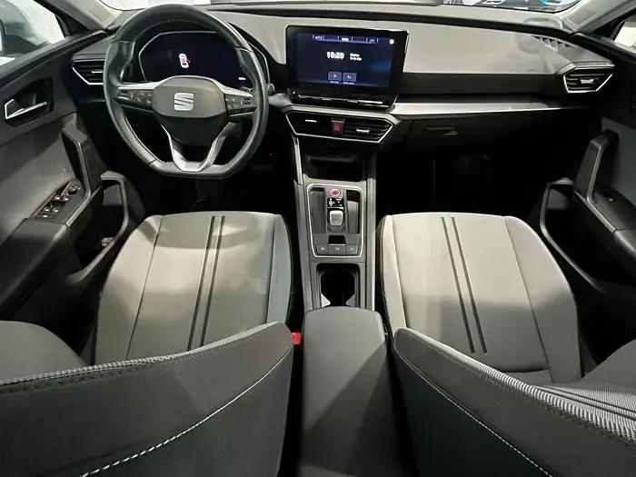 Usado Seat Leon Style 116 CV (85 kW) 2025 Blanco