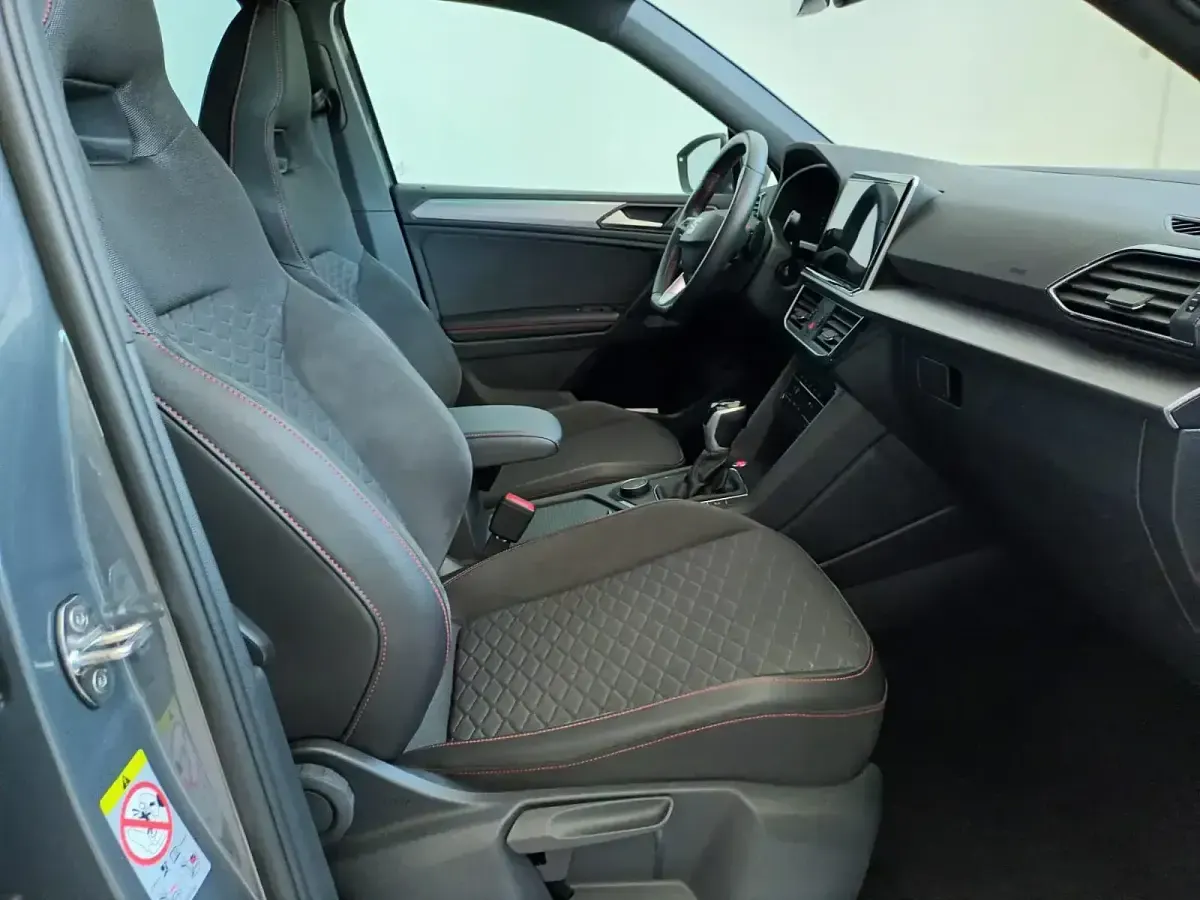 Usado Seat Tarraco FR 150 CV (110 kW) 2024 Gris / plata SUV