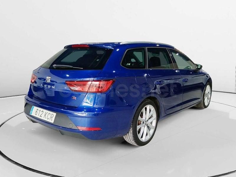 Usado Seat Leon FR 150 CV (110 kW) 2017 Azul Familiar