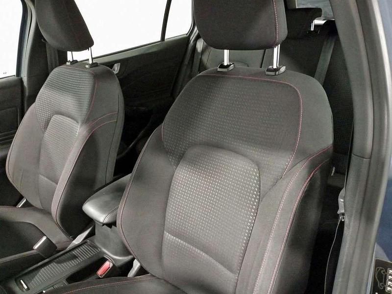 Usado Ford Focus ST-Line 126 CV (92 kW) 2019 Azul Familiar