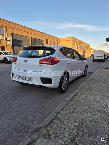 Usado Kia Ceed GT 90 CV (66 kW) 2016 Blanco Berlina