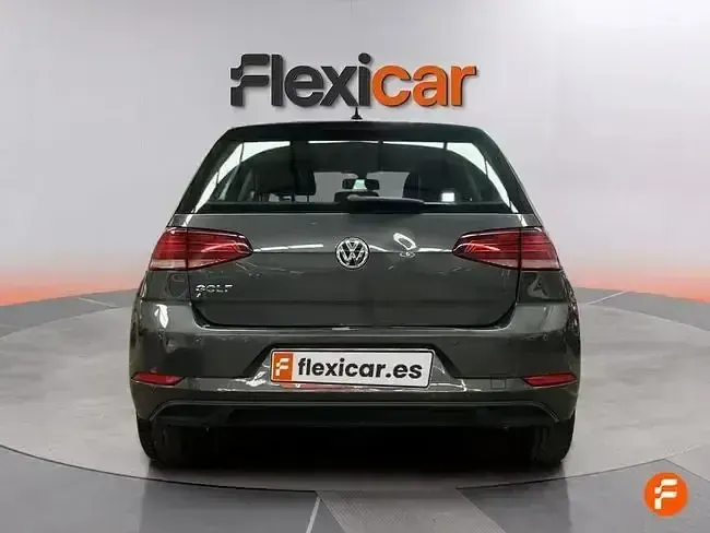Usado VW Golf VII Advance 110 CV (80 kW) 2018 Gris