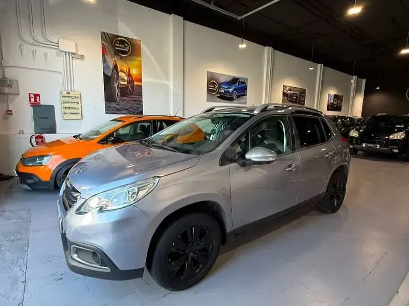 Usado Peugeot 2008 Active 82 CV (60 kW) 2014 Azul SUV