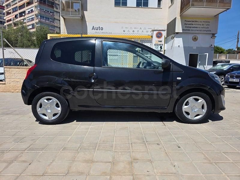 Usado Renault Twingo Dynamique 75 CV (55 kW) 2010 Negro Utilitario