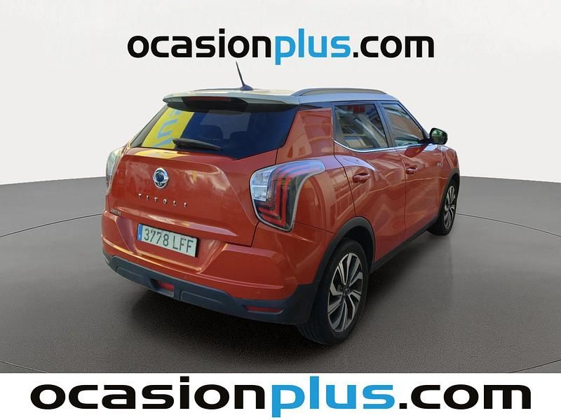 Usado Ssangyong (KGM) Tivoli Limited 163 CV (119 kW) 2020 Rojo SUV