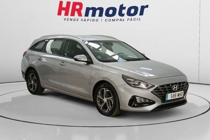 Gris Usado 2022 Hyundai i30 Essential Familiar | 16.790 € (Precio justo) - Imagen 1/4