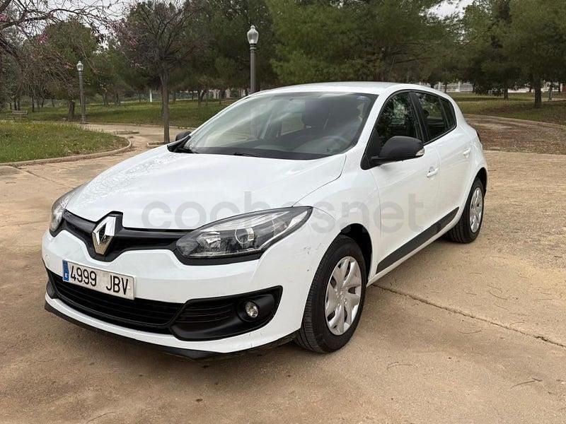 Usado Renault Mégane Intens 115 CV (84 kW) 2014 Blanco Berlina