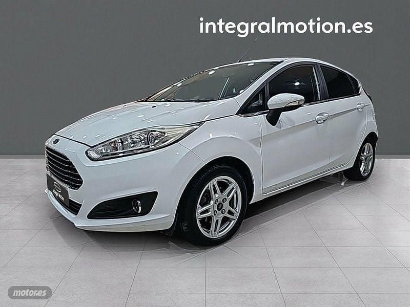 Blanco Usado 2014 Ford Fiesta Trend Utilitario | 8990 € (Caro) - Imagen 1/4