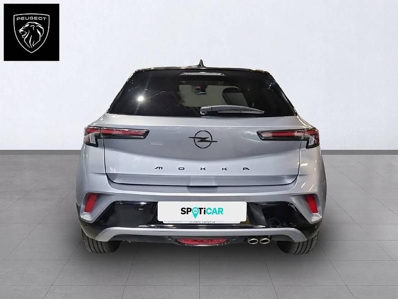 Usado Opel Mokka 136 CV (100 kW) 2025 Gris / plata SUV
