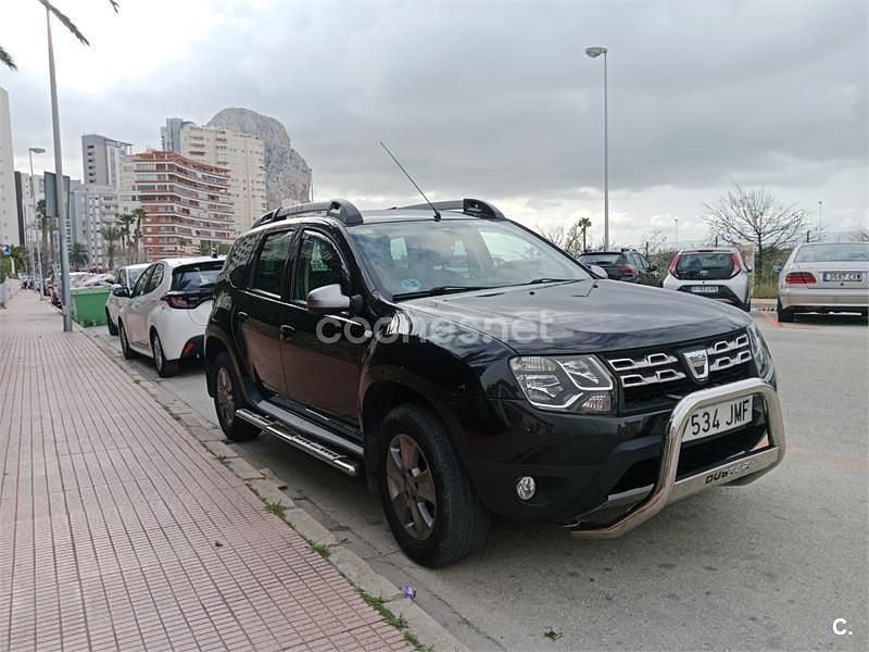 Usado Dacia Duster Lauréate 125 CV (91 kW) 2016 Negro SUV
