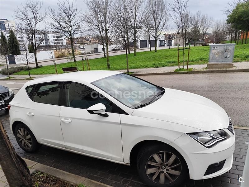 Usado Seat Leon Reference 110 CV (80 kW) 2018 Blanco Berlina