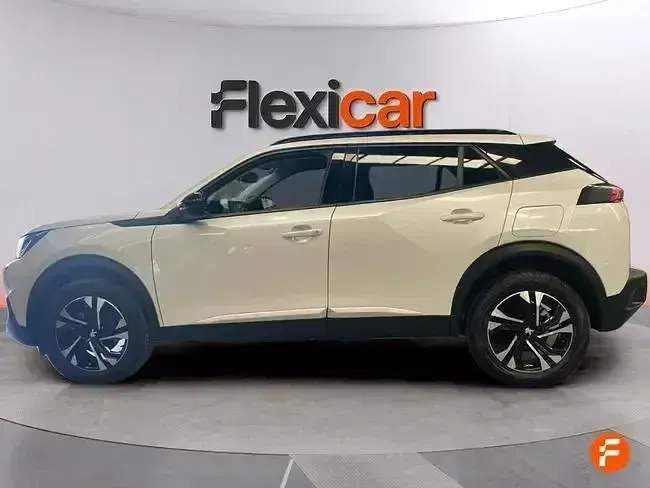 Usado Peugeot 2008 Allure 130 CV (95 kW) 2023 Blanco SUV